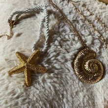 Load image into Gallery viewer, Seashell Necklace &amp; Star Earrings
