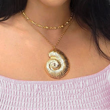 Load image into Gallery viewer, Seashell Necklace &amp; Star Earrings
