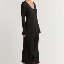 Load image into Gallery viewer, V-Neck Ribbed Knit Pleated Maxi Dress
